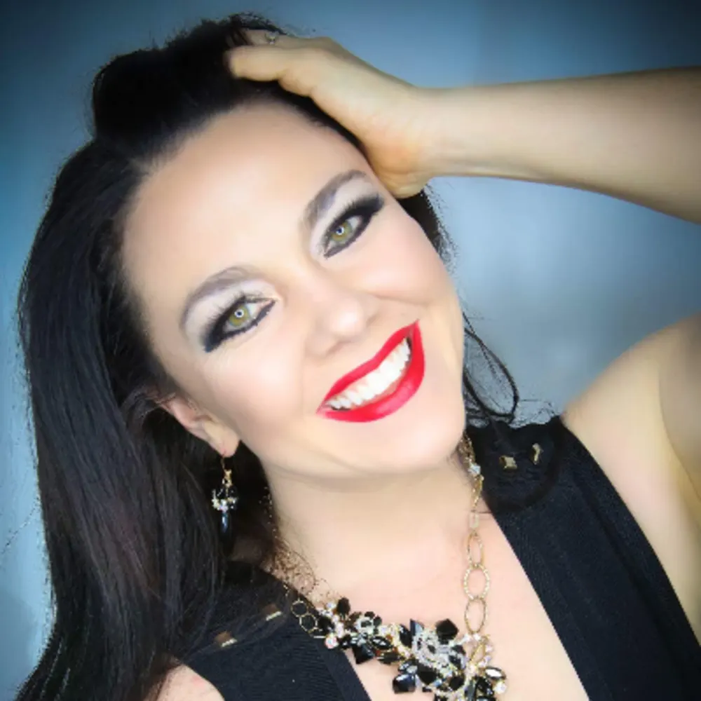 Suzanne Simone