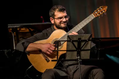 Saro's Guitar Lessons