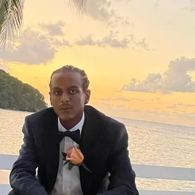 Aron Taamrat