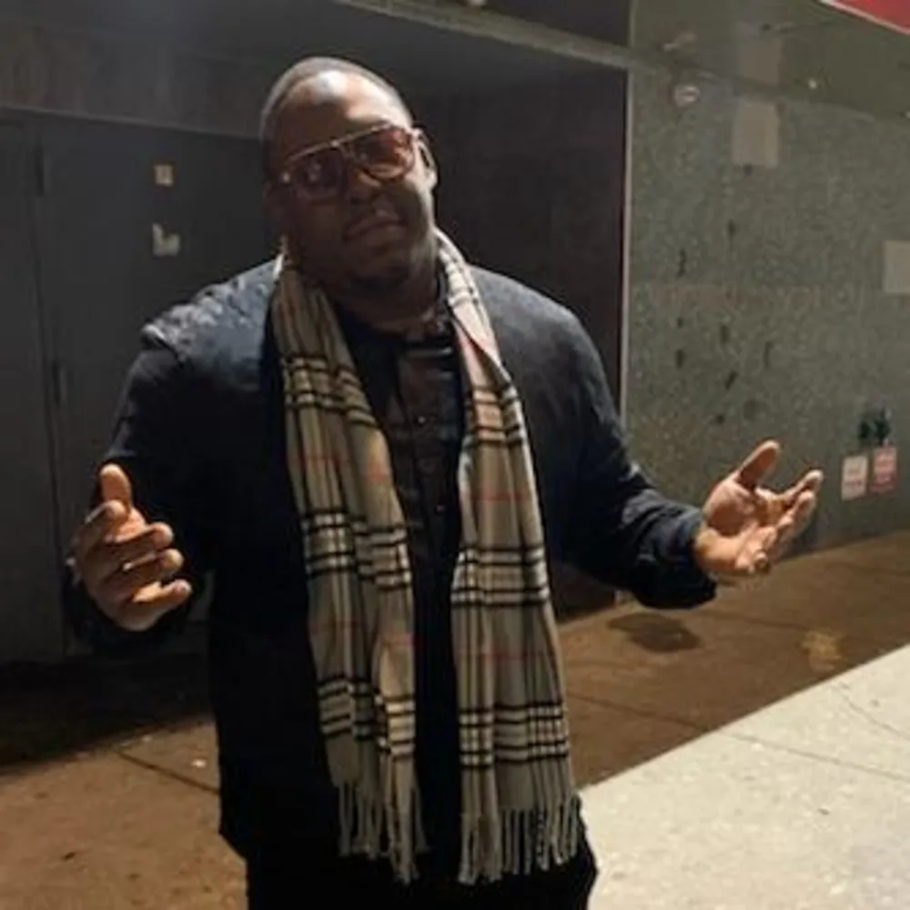 THE CROWD PLEASER DJ OSO