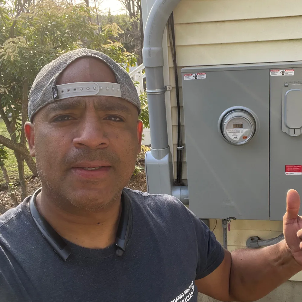 Juan Eduardo Avalos ( License Electrician)