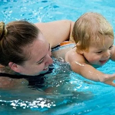 Isla Bates Swimming Lessons