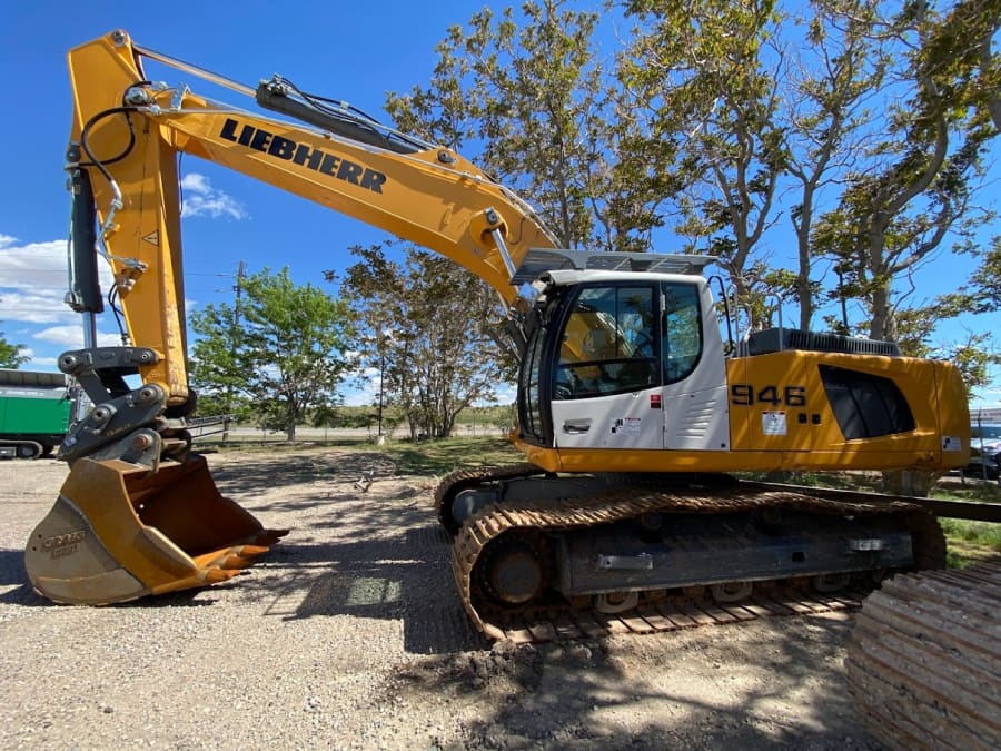 Liebherr R 946 LC Used machines Used Tracked Excavator