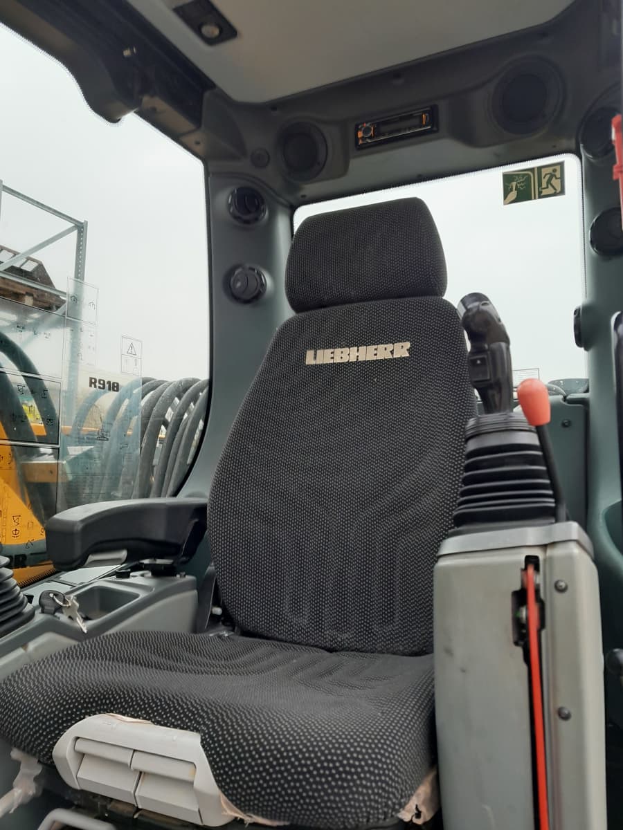Liebherr r918 on sale