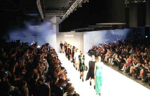 Újra Gombold Újra! Ezúttal a Mercedes Fashion Week keretein belül cover image