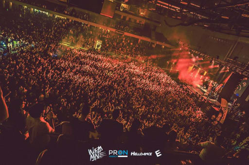 David Guetta 2010-es fellépése óta nem adott otthont a Főnix Csarnok elektronikus zenei rendezvénynek. Timmy Trumpet most visszahozta ezt a rendezvénytípust, nem is akármilyen módon! cover image