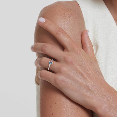 Ring in 18kt wit goud met blauwe saffier - R2996MW135 Ring in 18kt wit goud met blauwe saffier - R2996MW135