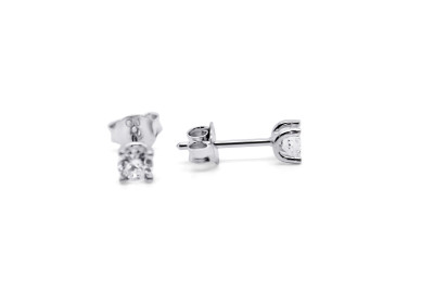 oorstekers zilver met zirkonium 4mm oorstekers zilver met zirkonium 4mm