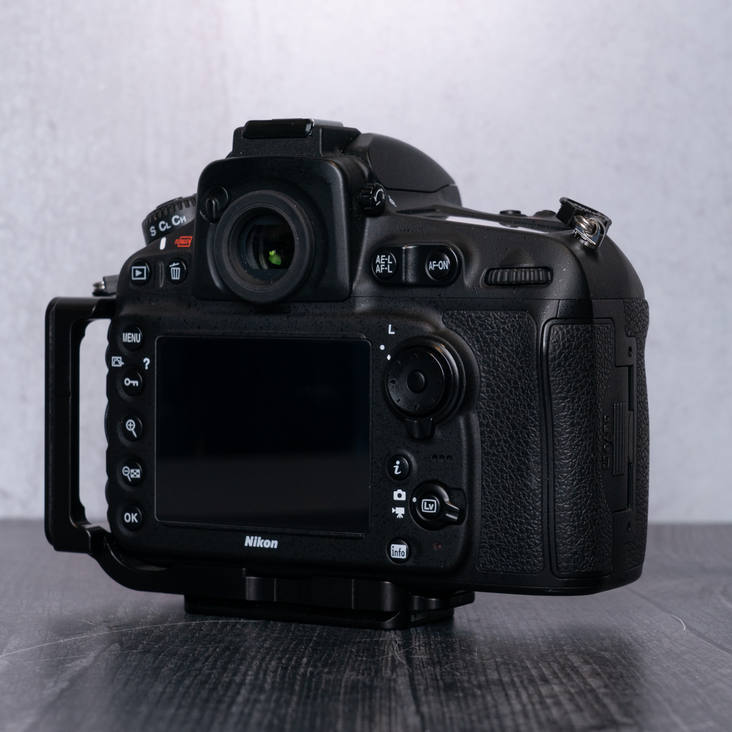Used Nikon D810 Body w/Kirk L-Bracket | Nikon | GearFocus