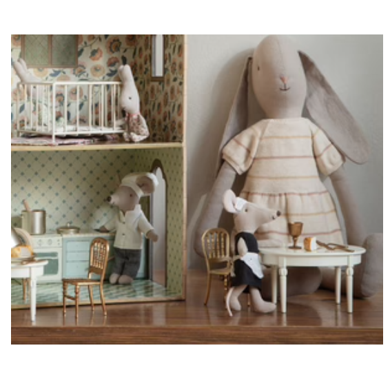 Mouse: Vintage Dining Table - Asst Colors