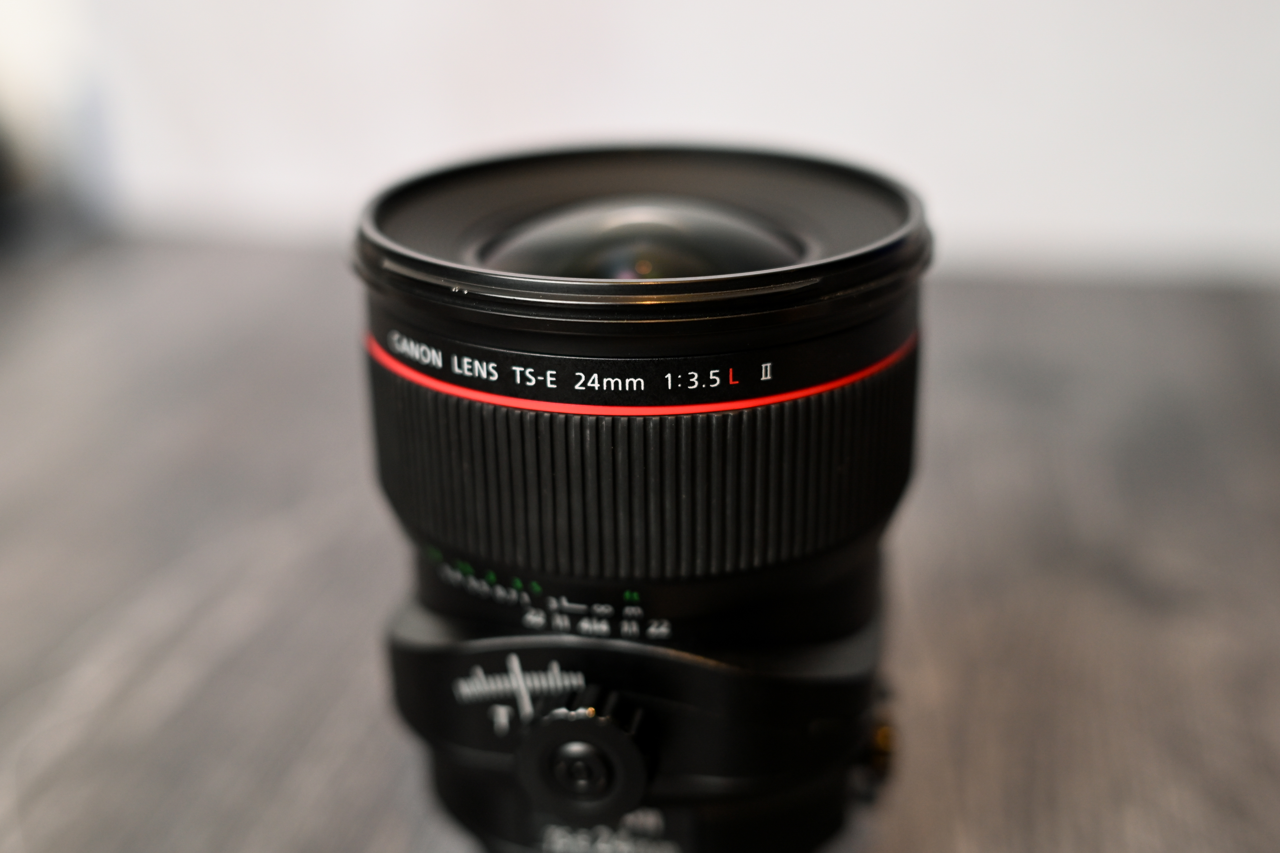 Used Canon TS-E 24mm f/3.5L II Tilt Shift Lens