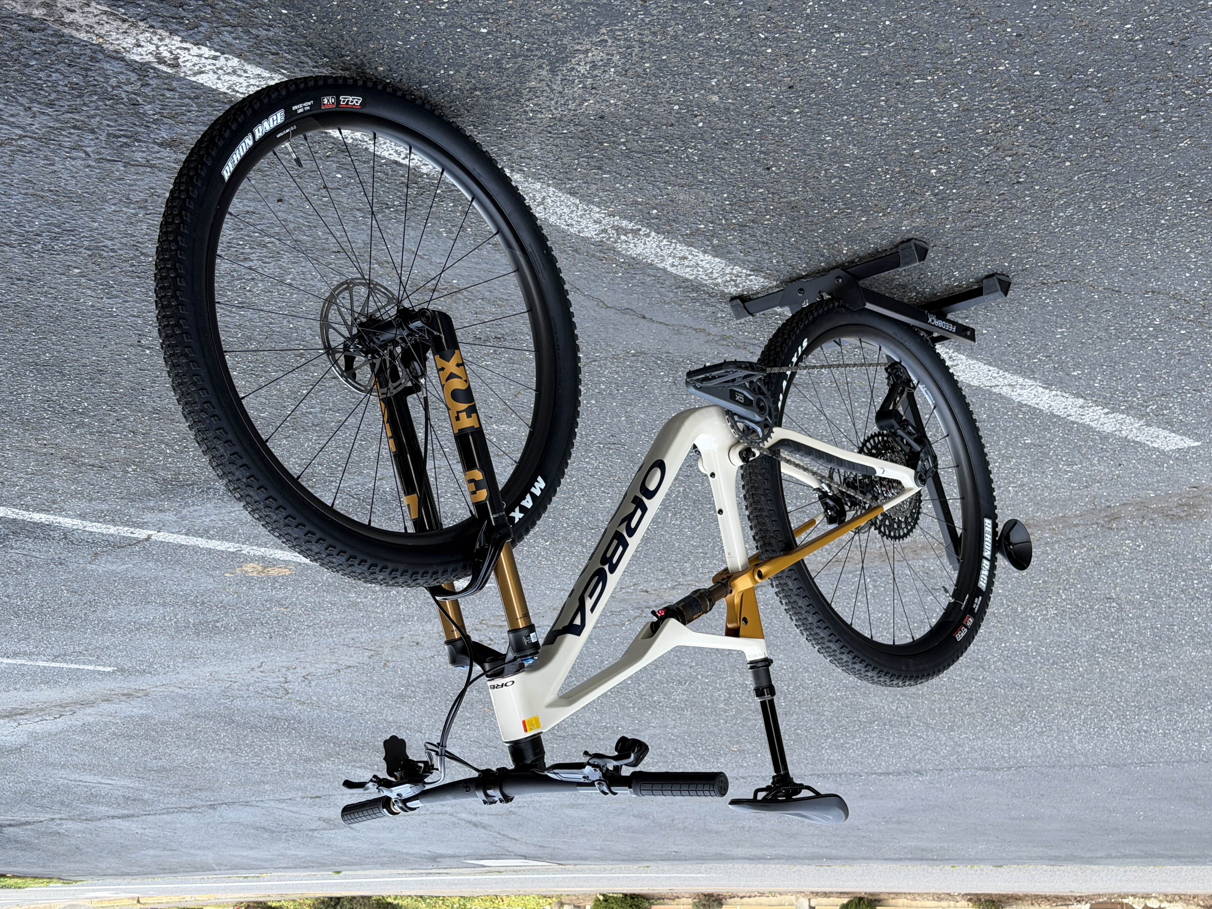 Orbea OIZ M10 AXS M white/gold