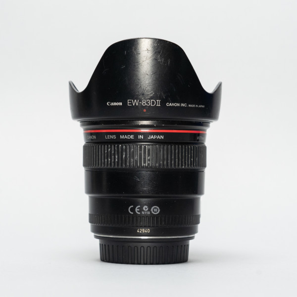 thumbnail-0 for Used Canon EF 24mm f/1.4 L Lens w/Hood
