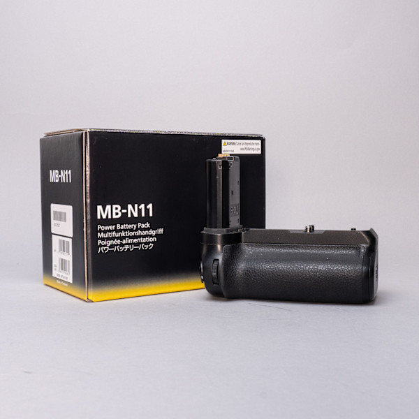 thumbnail-5 for Nikon MB-N11 Battery Grip w/Original Box
