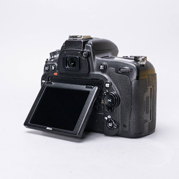 thumbnail-1 for Nikon D750 Body **High shutter count**