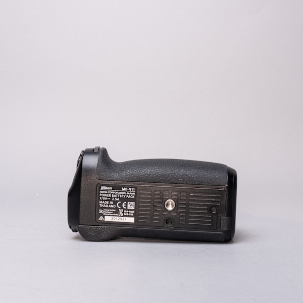 thumbnail-3 for Nikon MB-N11 Battery Grip w/Original Box