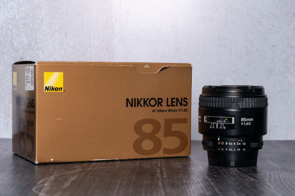 thumbnail-0 for Nikon 85mm f/1.8 D Lens w/Original Box