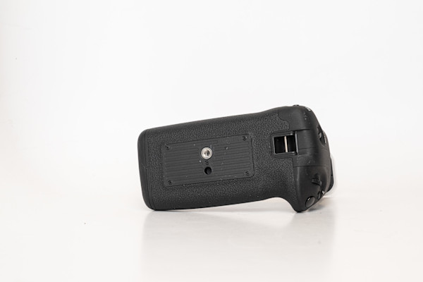 thumbnail-1 for Canon BG-E20 for 5D Mark IV