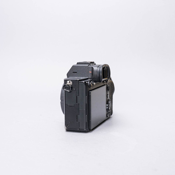 thumbnail-2 for Sony A7R IV Body Only **HIGH SHUTTER COUNT**