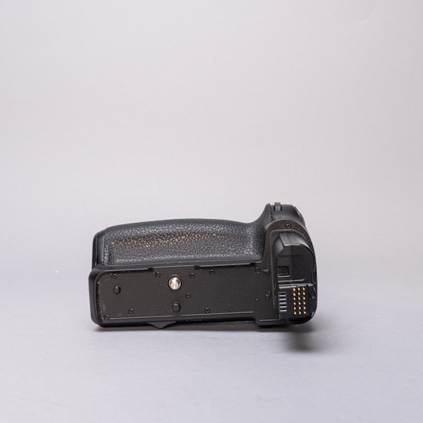 thumbnail-6 for Nikon MB-N11 Battery Grip w/Original Box