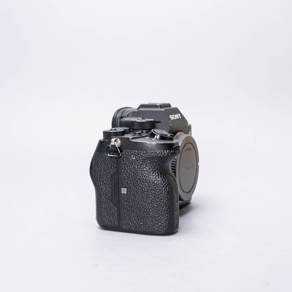 thumbnail-3 for Sony A7R IV Body Only **HIGH SHUTTER COUNT**