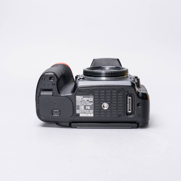 thumbnail-6 for Nikon D750 Body **High shutter count**