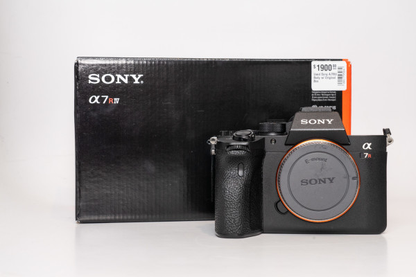 Used Sony A7RIV Body w/ Original Box