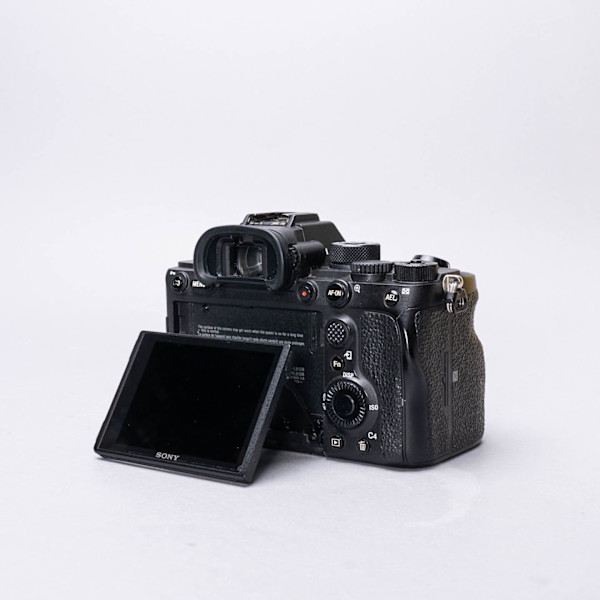 thumbnail-5 for Sony A7R IV Body Only **HIGH SHUTTER COUNT**