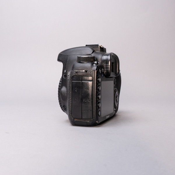 thumbnail-4 for Canon EOS 7D Body Only