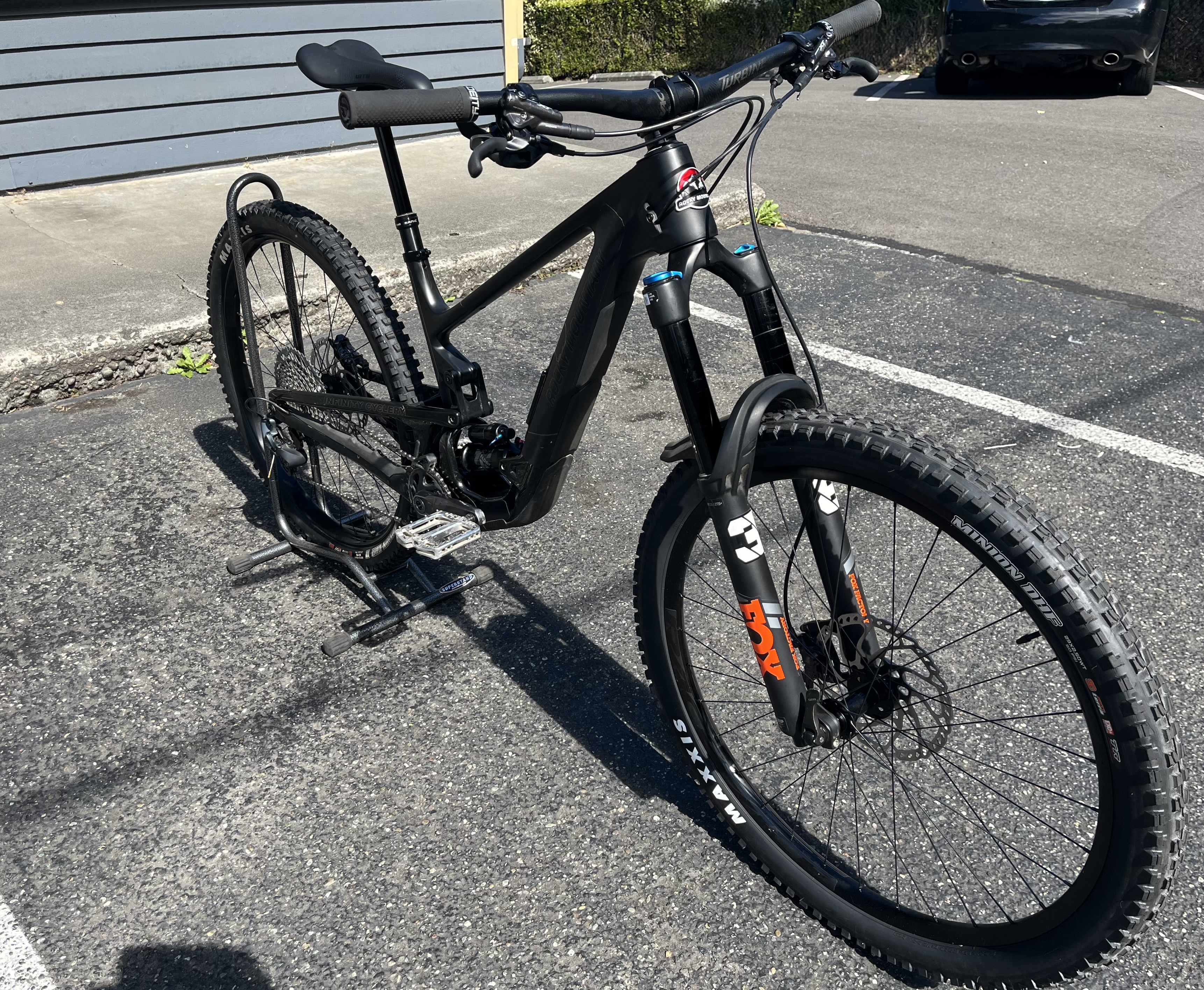 Rocky Mountain Altitude C70 Medium-29 BLACK/CARBON USED