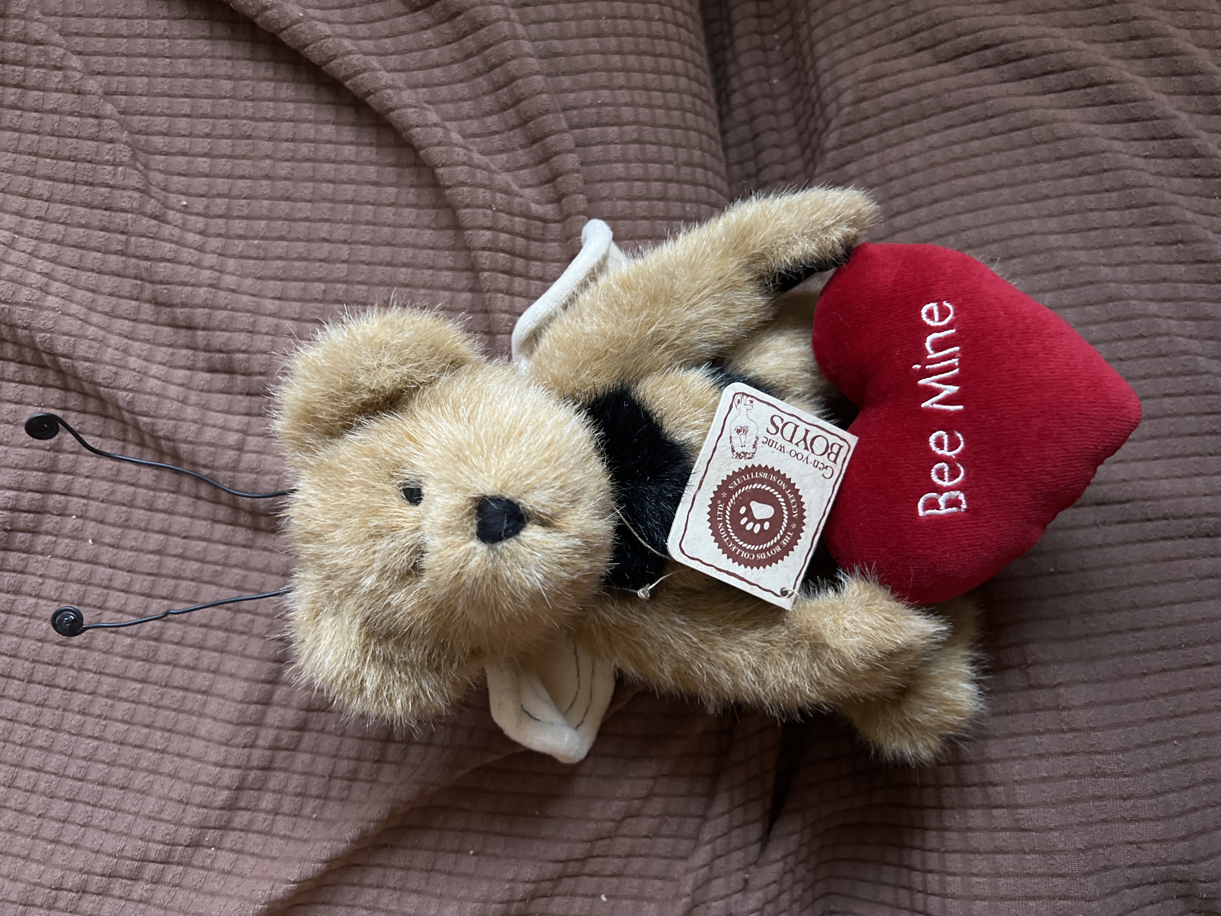 NWT- J.B. Bean the Boyds Collection “Kissa Bearhugs” Bee