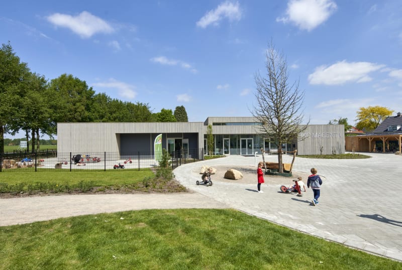 https://res.cloudinary.com/limesquare/image/upload/v1734689334/de-twensche-school/ZTEzNTJhNThmMGUzYzMzNTZiYjBlMzdiOTAxZTk4OWRkYmE2ODg4ODdmYzMwMTIyNmZlMWJiYjZjNDlkMDUwMHxqcGd8aW1hZ2UvanBlZw_zwvxs5.jpg