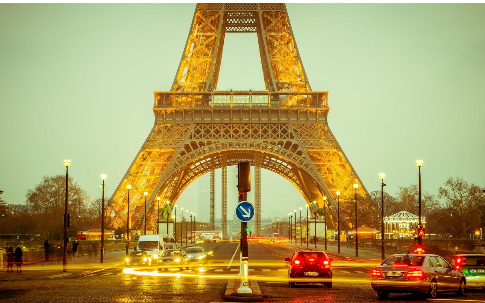 Image of Eiffel Tower shown.