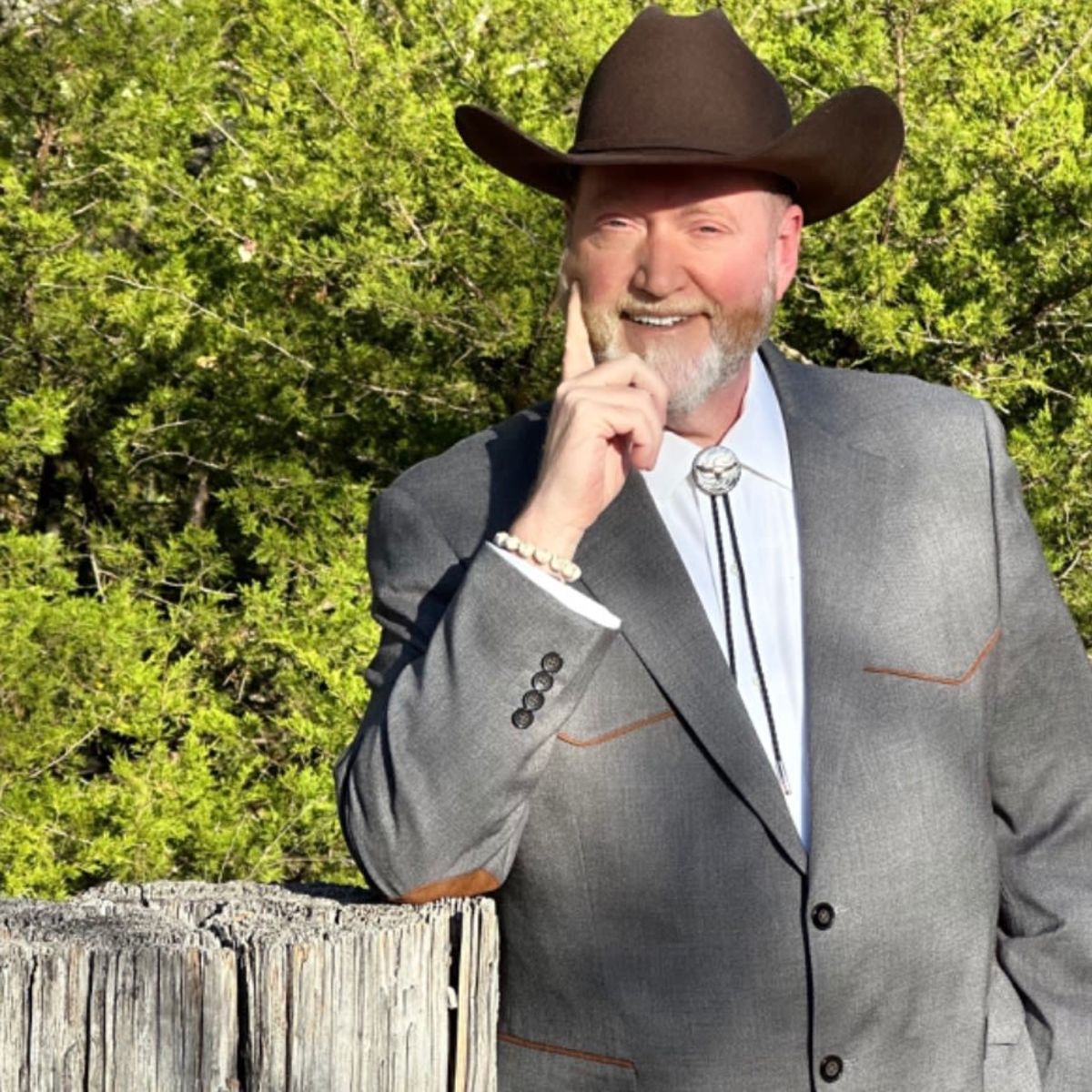 Linq Kevin (Butch) McIntyre