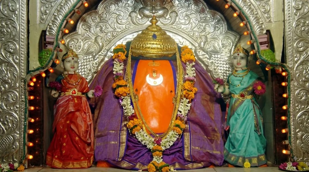 Vighnahar (Vighneshwar) Ashtavinayak Mandir, Ozar – Timings & Travel Guide 2 Vighnahar (Vighneshwar) – Ozar, Pune