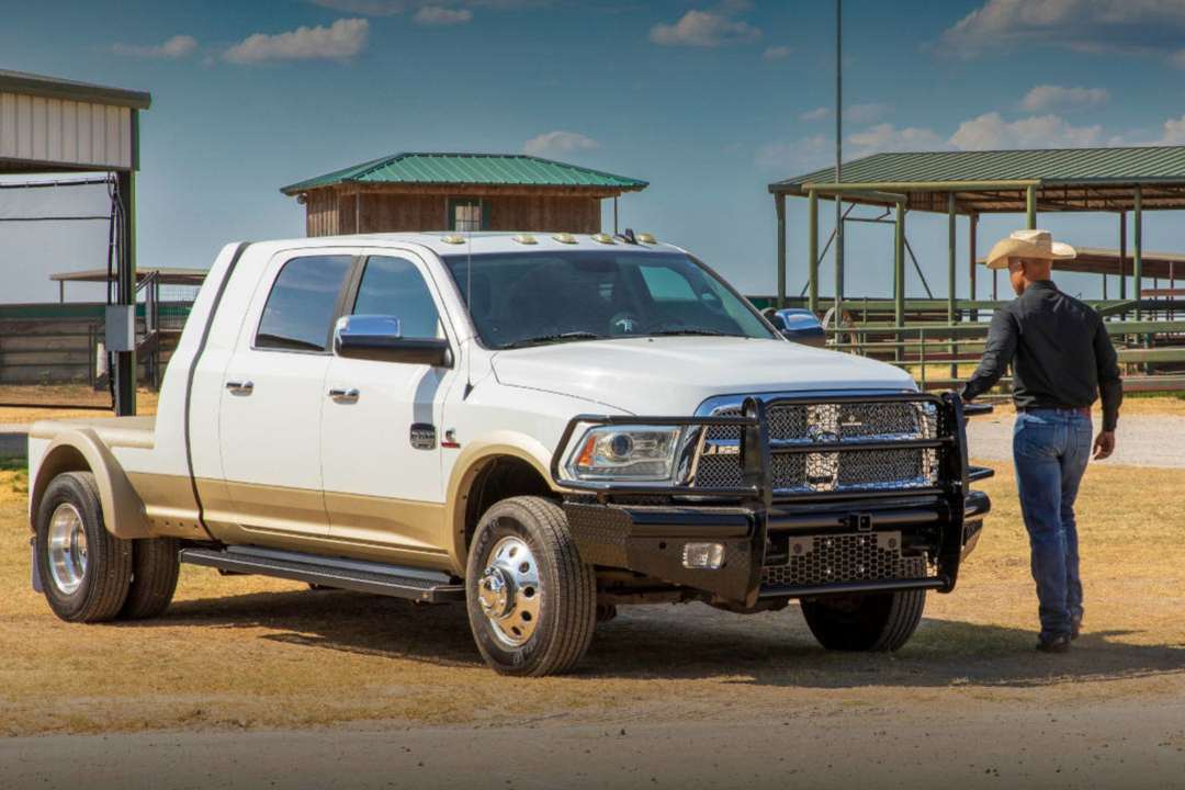 Ram-3500-with-Ranch-Hand-Bumper-2-Mobile