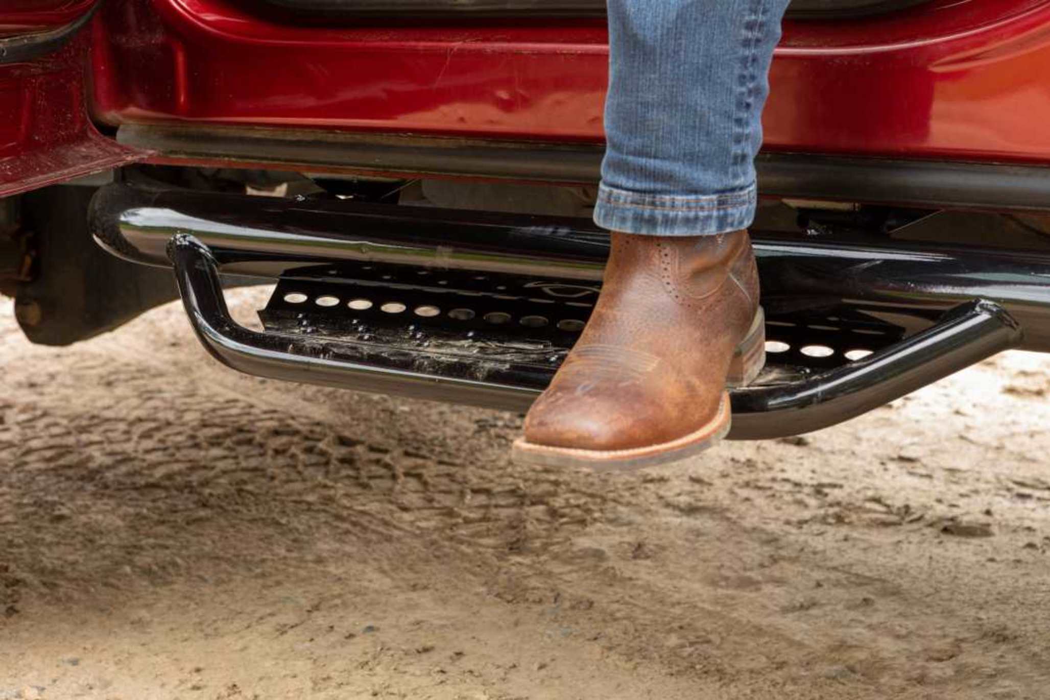 cab-length side steps