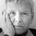 Amos Oz