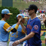 mets players high fiving ll players