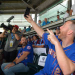 mets player and ll players getting selfie