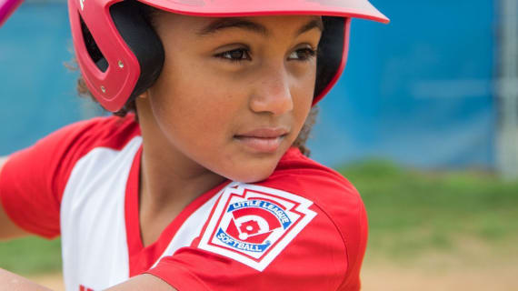 softball-player-with-patch4