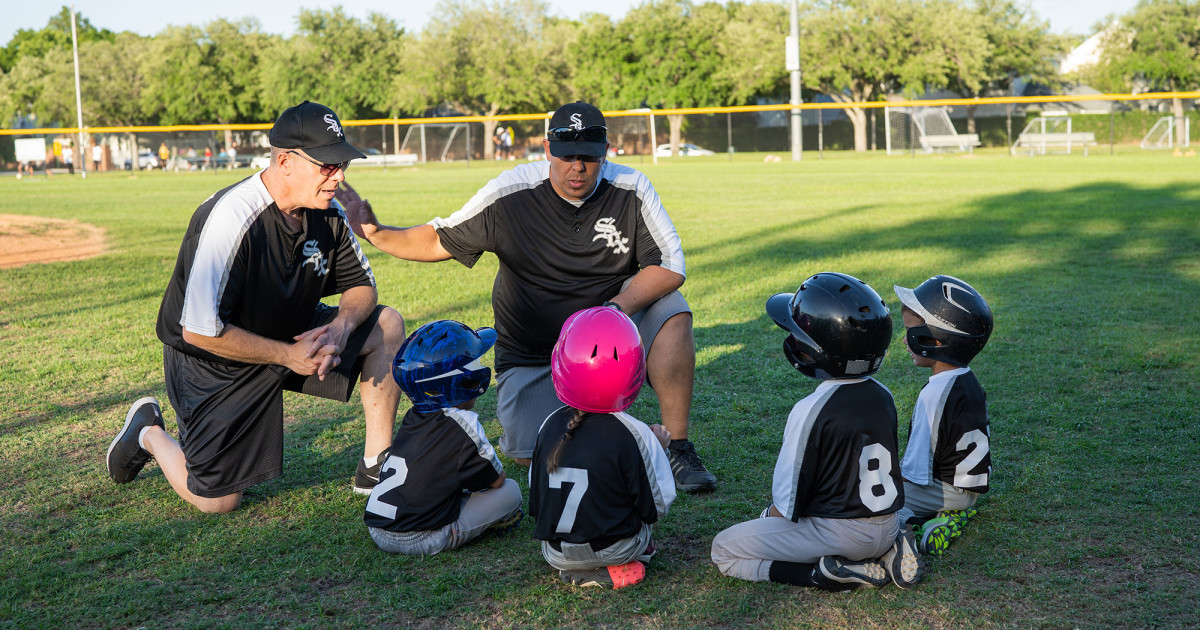 Little League Coaching: 9 Tips to Be a Better Coach - Baseball