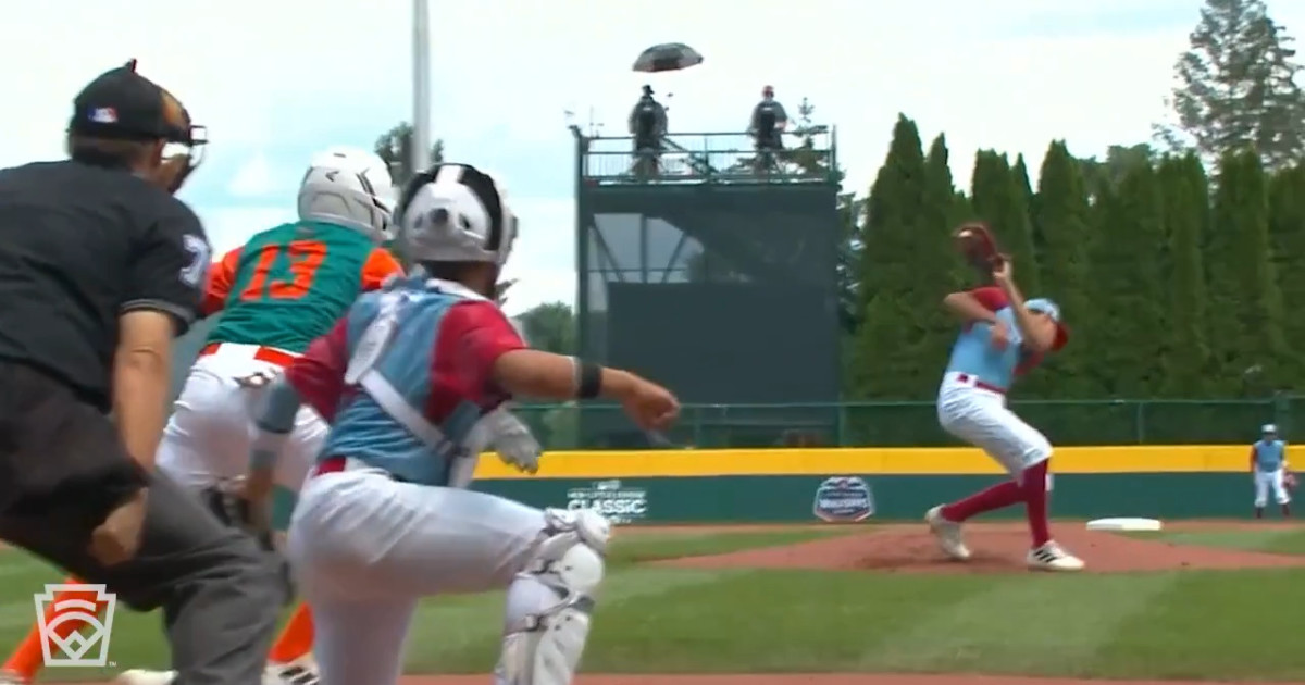 Jimmy Pinzon Pinzon snags comebacker - Little League