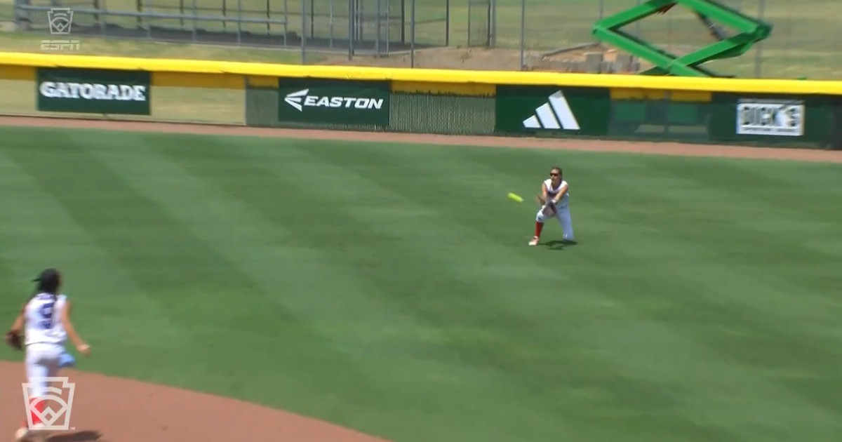Brooklyn Jamerson's falling catch - Little League