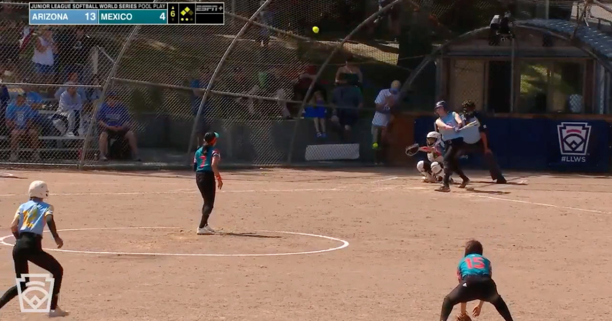Addison Angell's two-run double - Little League