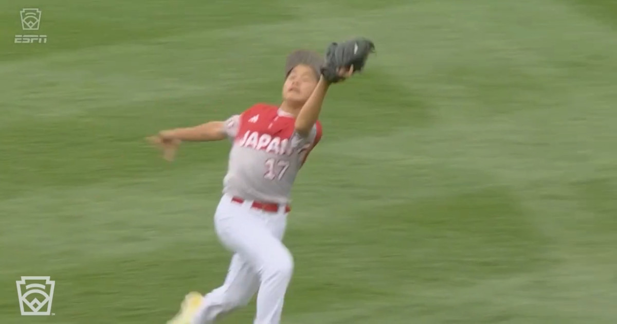 Taisuke Someya's running catch - Little League