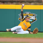 se player catching ball