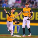 se player throwing ball to first