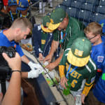 mets player talking to ll players