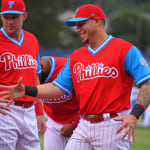 phillies players shaking hands